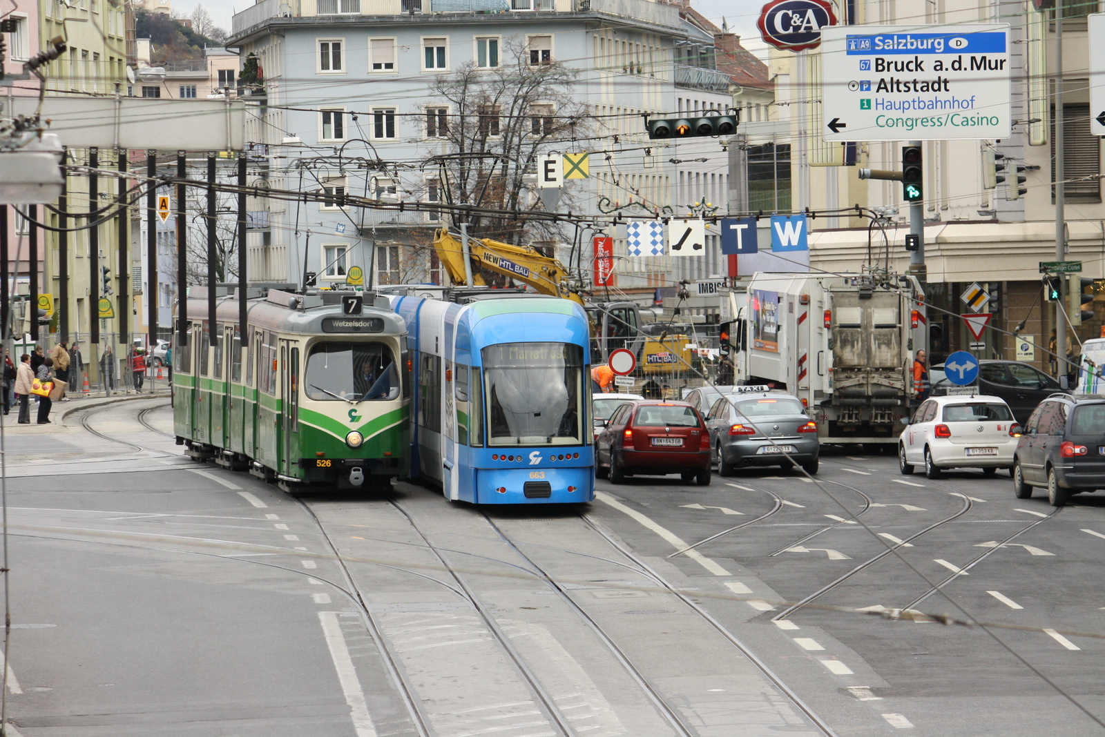 Europa Platz Strassbahn 7  & 1