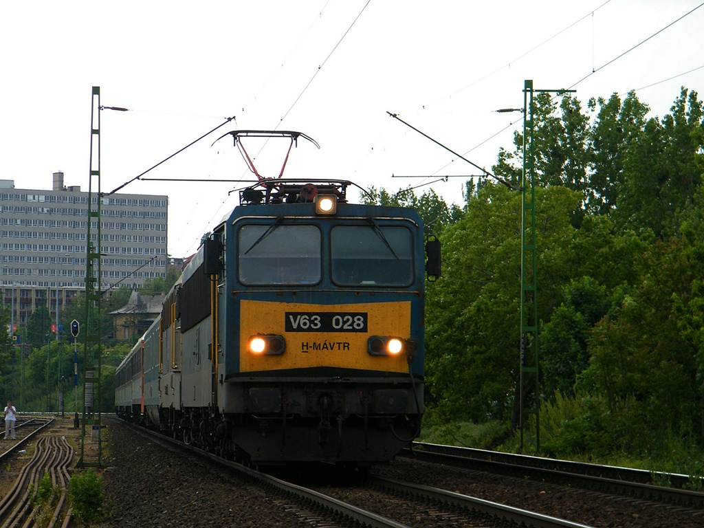 V43 3209 - V63 028