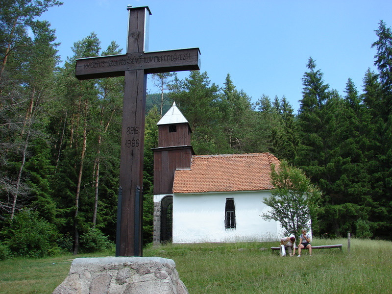 Kápolna a Szent-Anna tó mellett.