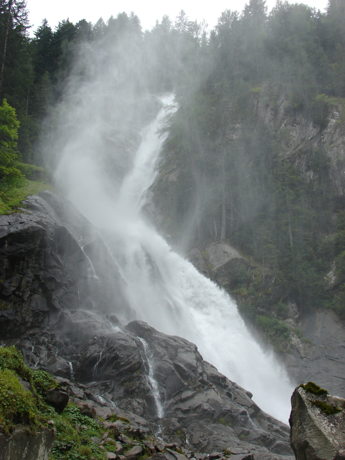 Cascata Lares