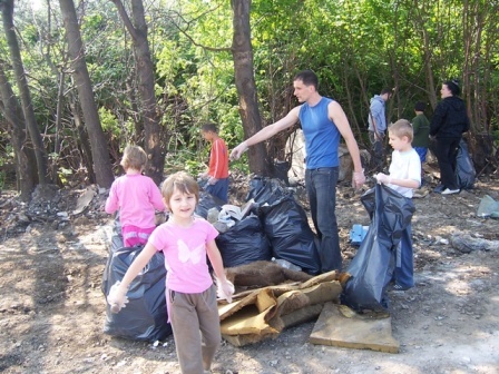 Önkéntes szemét szedés és szabadtéri kosárlabda mecs(2009.04.25)