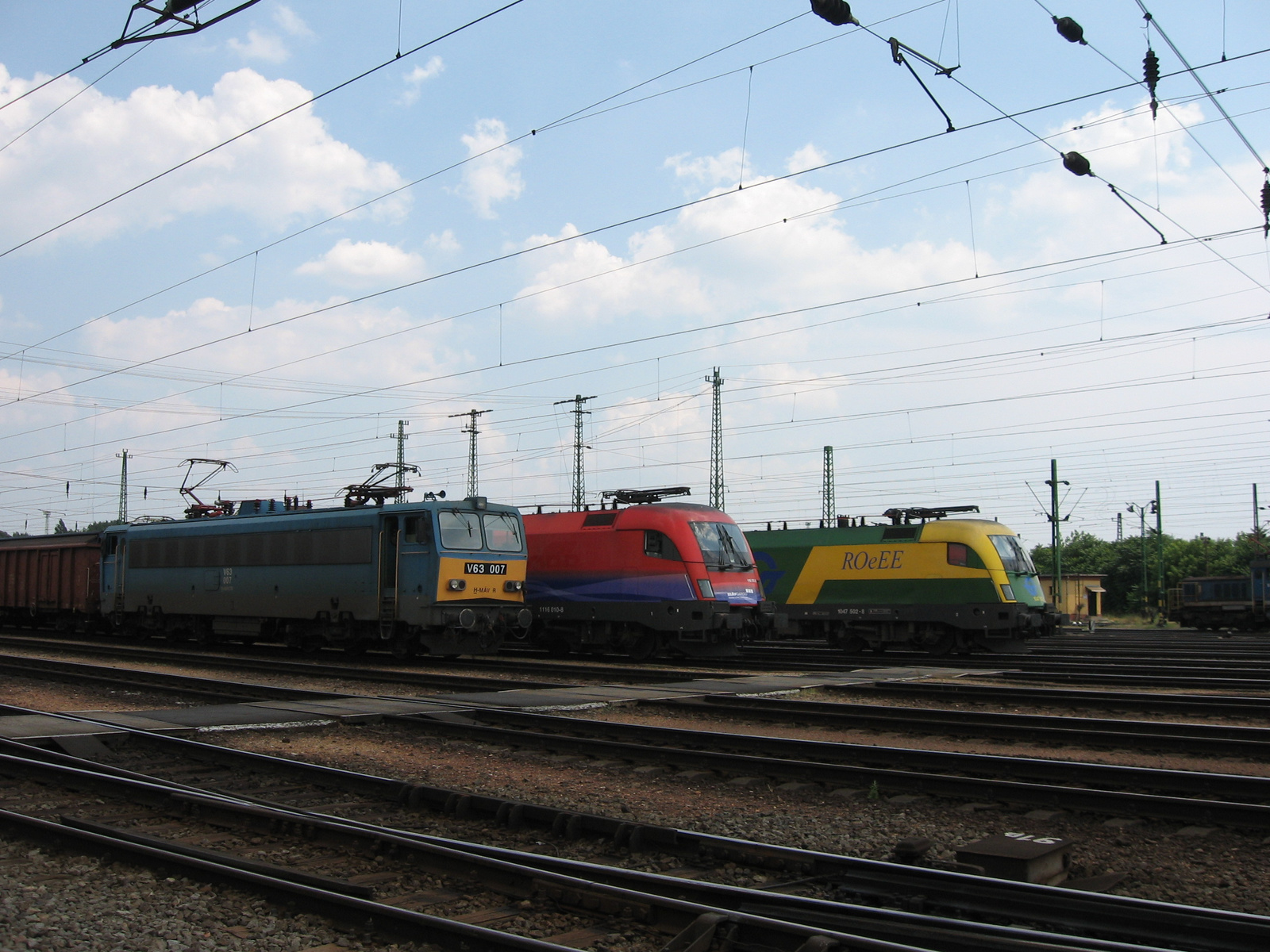 V63 007 & 1116 010-8 & 1047 502-8