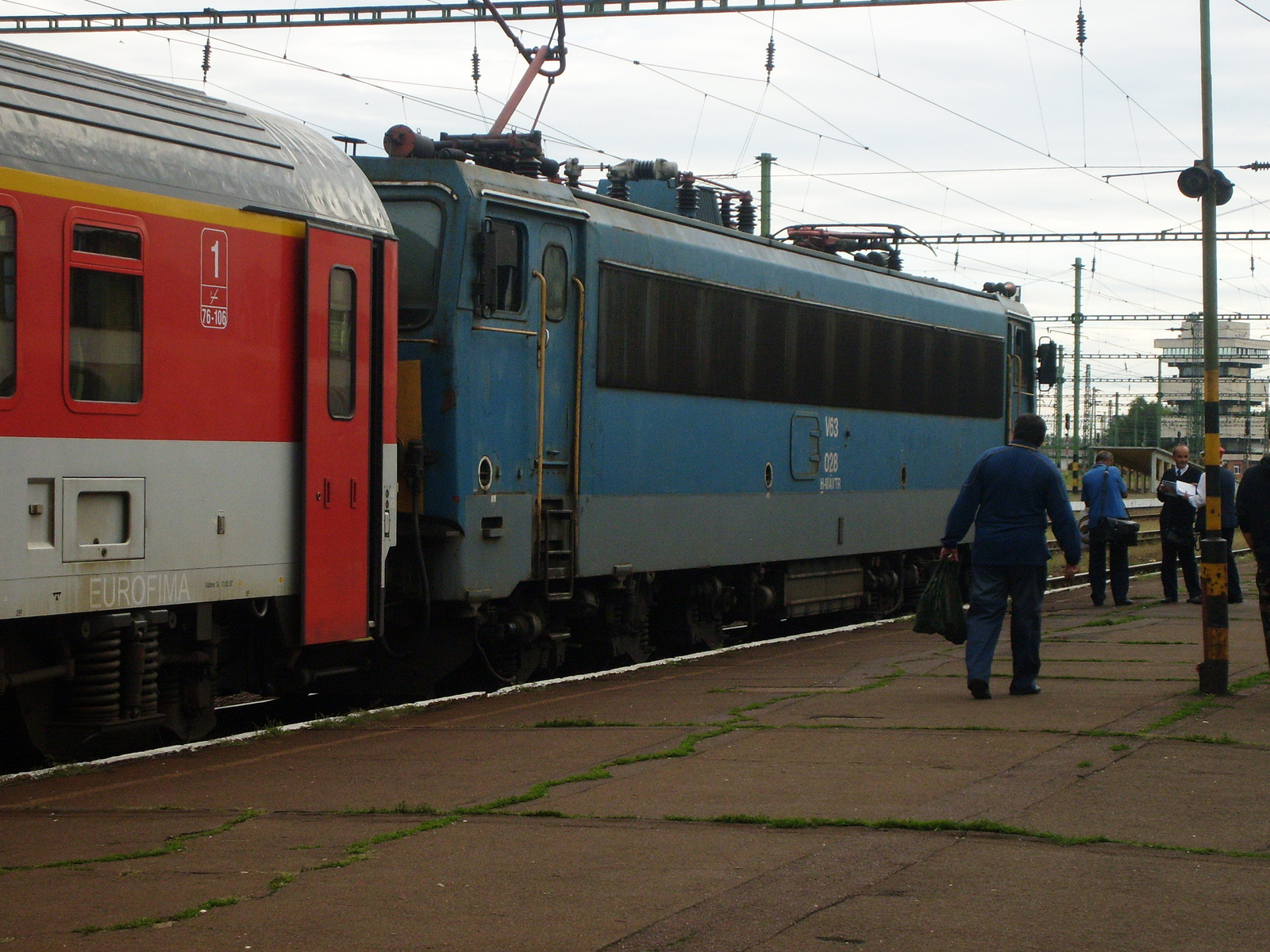 V63-028 - Szolnok, Holló IC