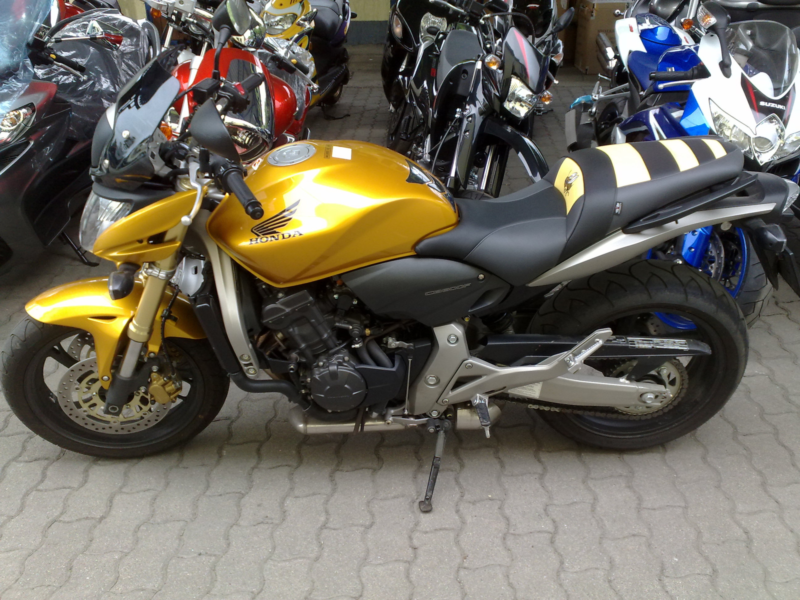 Honda Hornet 2 (3)