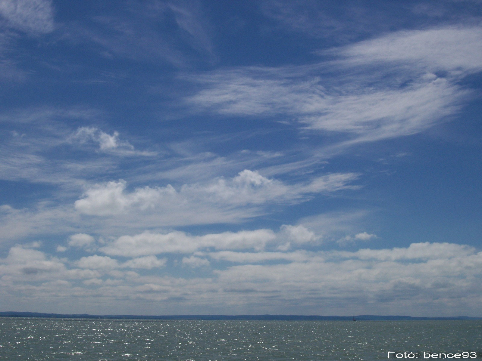 Cloud porn a Balaton felett