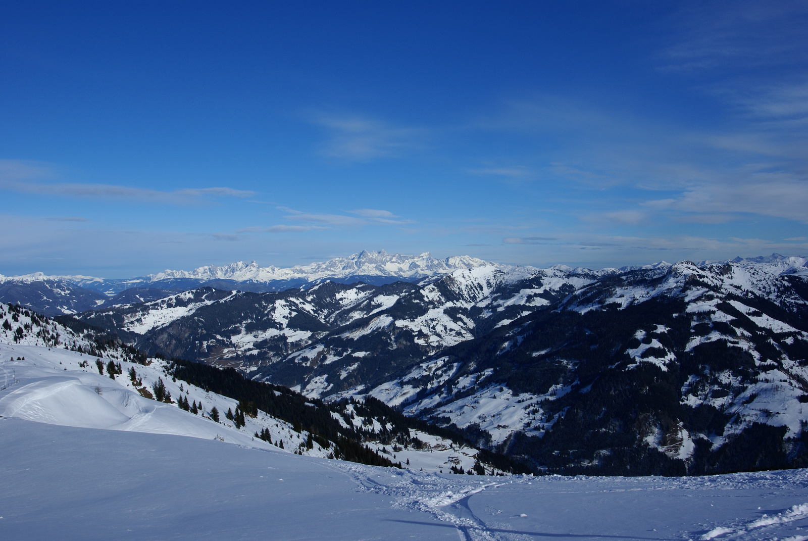 Dachstein a messzi távolban