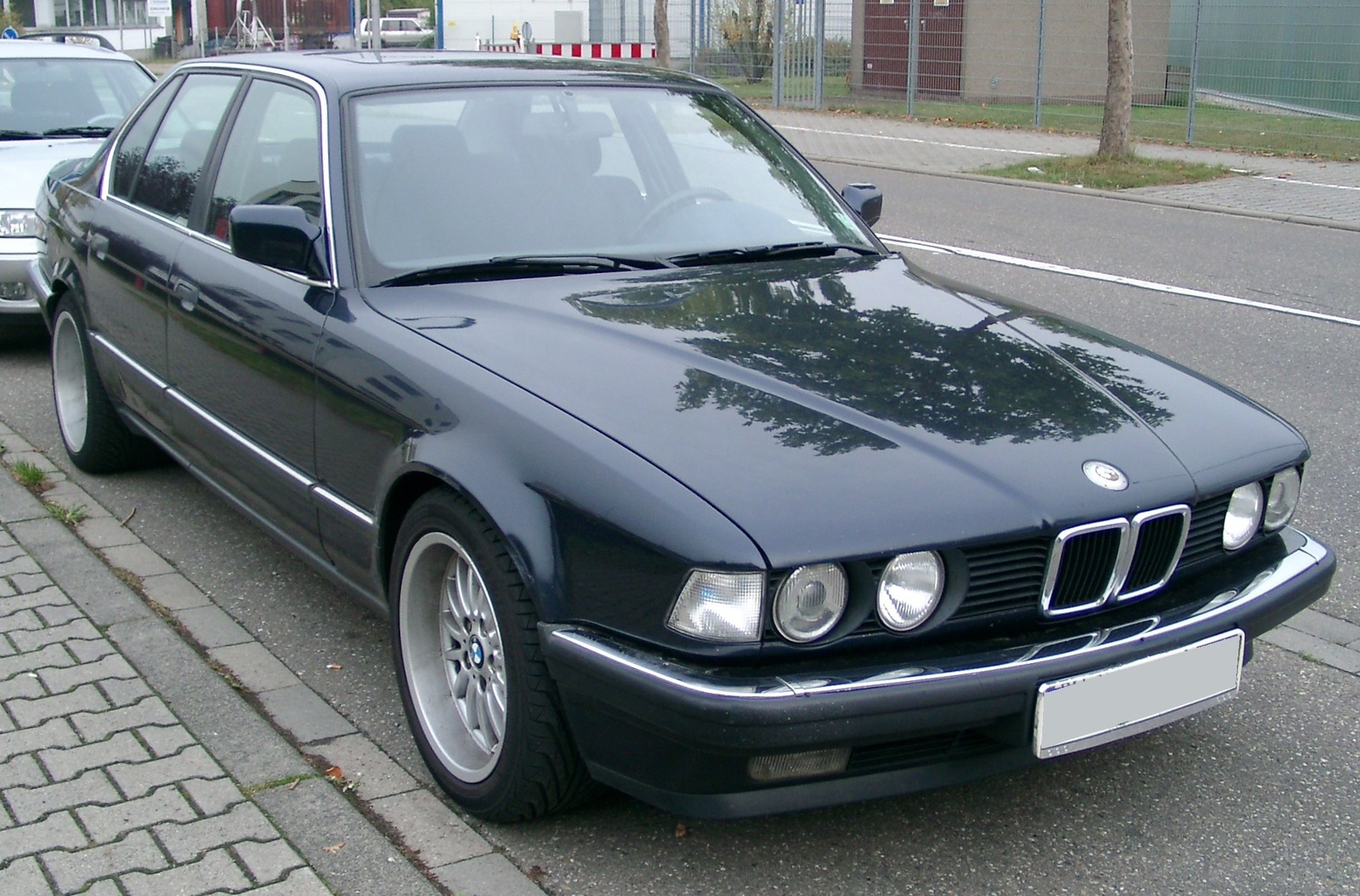 BMW E32 730