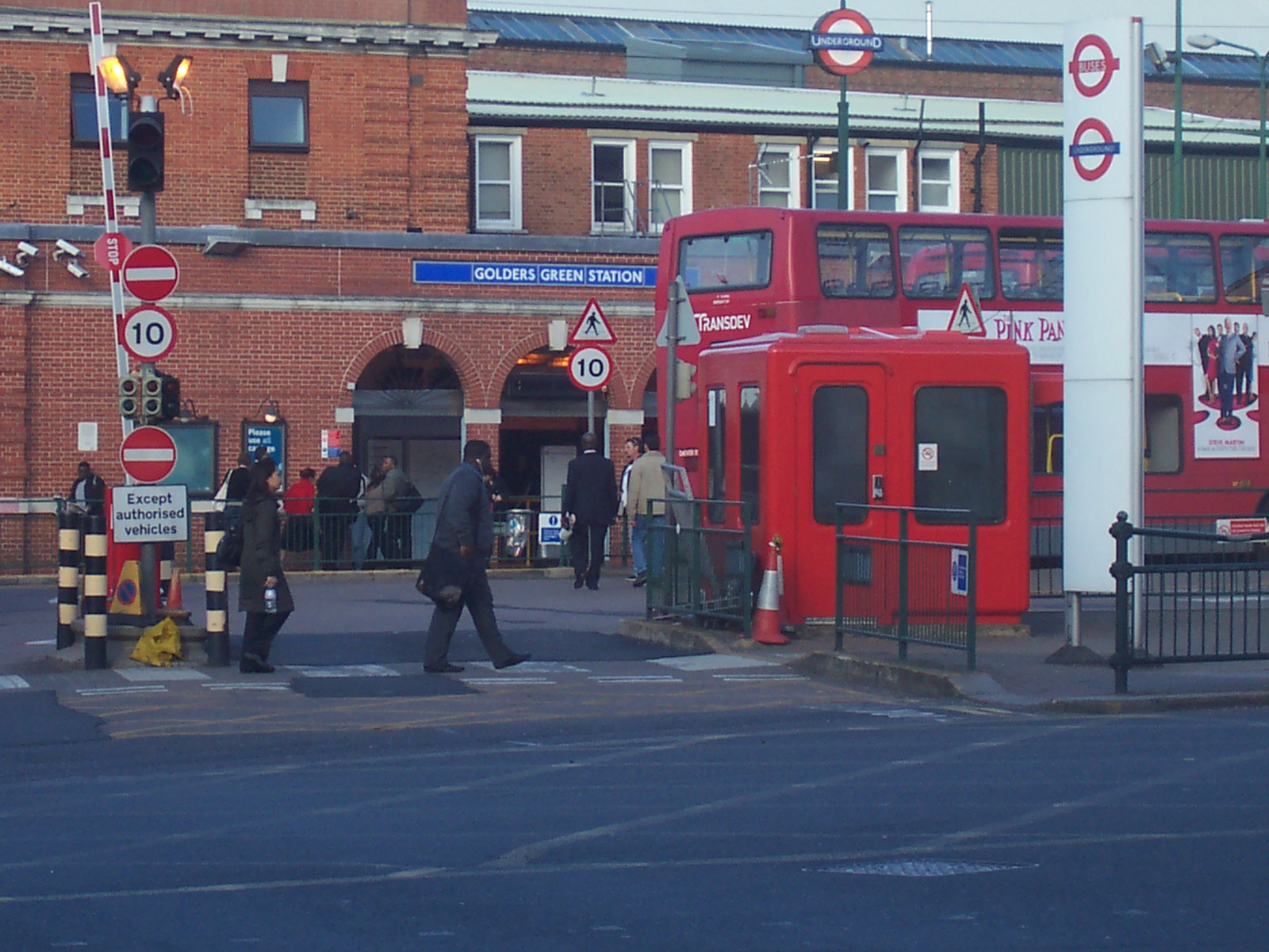 Golders Green Station