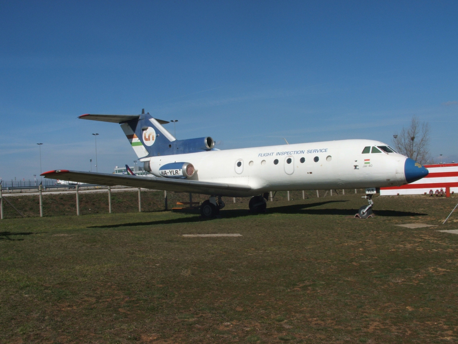 YAK-40 01