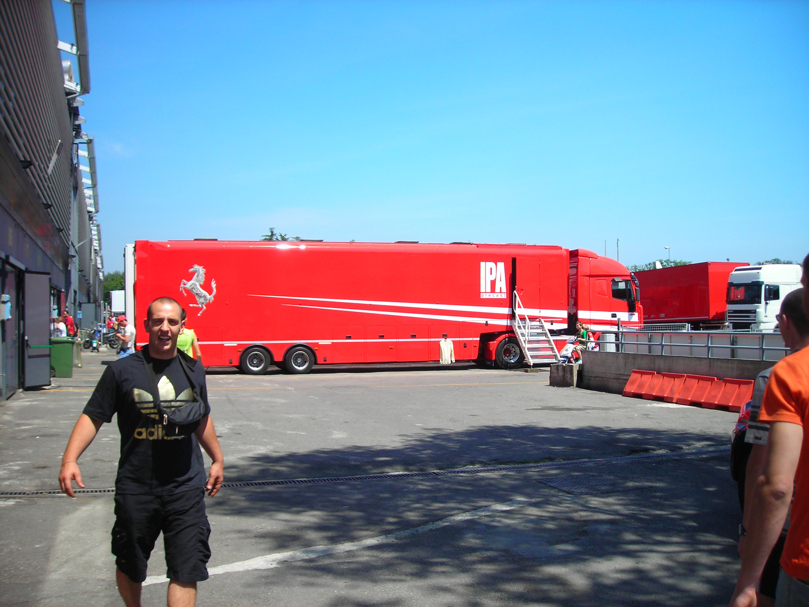 Ferrari Challenge a boxban Monza