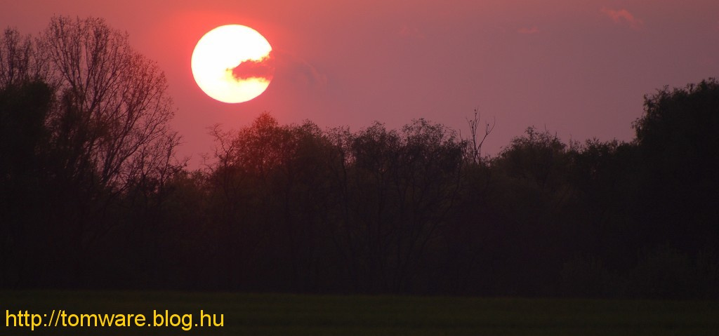 Napnyugta vulkáni hamuval