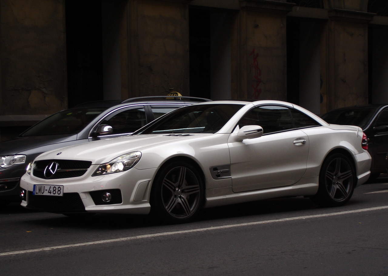 Mercedes SL 63 AMG