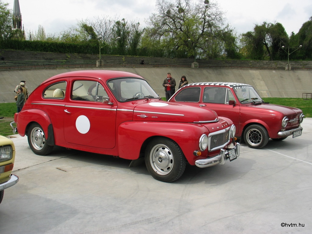 Volvo PV 544 & Fiat 850