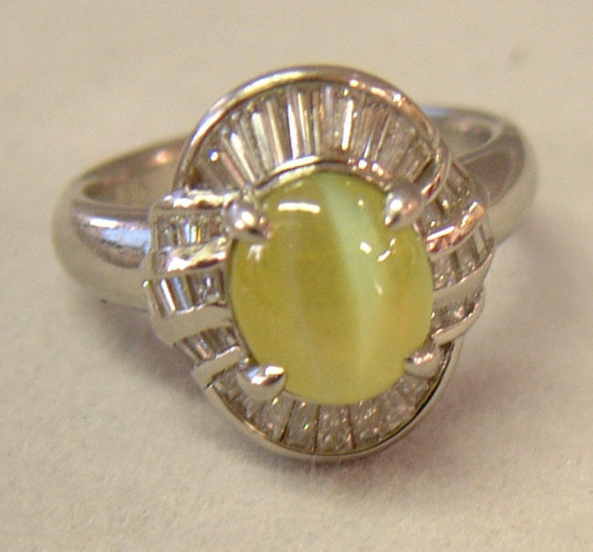 4884 cats eye platinum diamond ring 1