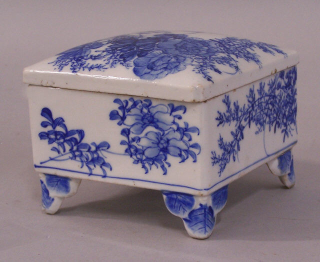 5378 chinese export porcelain covered box 1