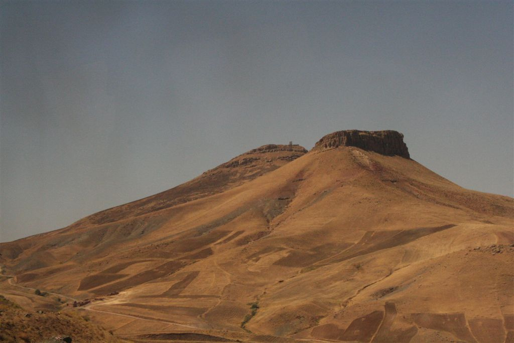 Irán 3931 Kermanshah és Hamedan között