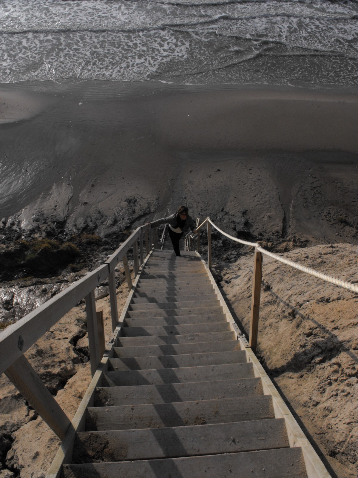 lépcsőn felfelé trappen op