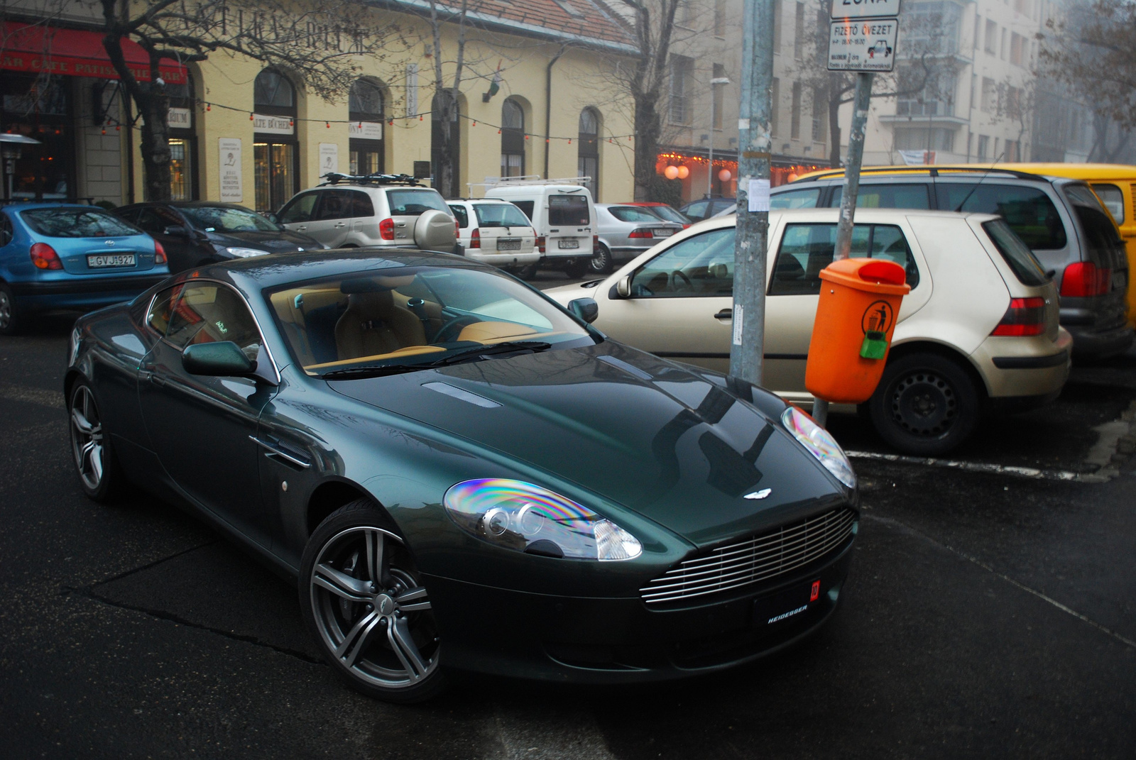 Aston Martin DB9