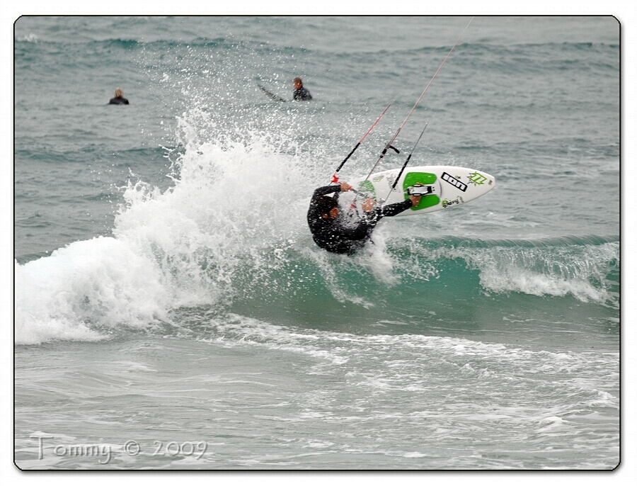 Kitesurfing