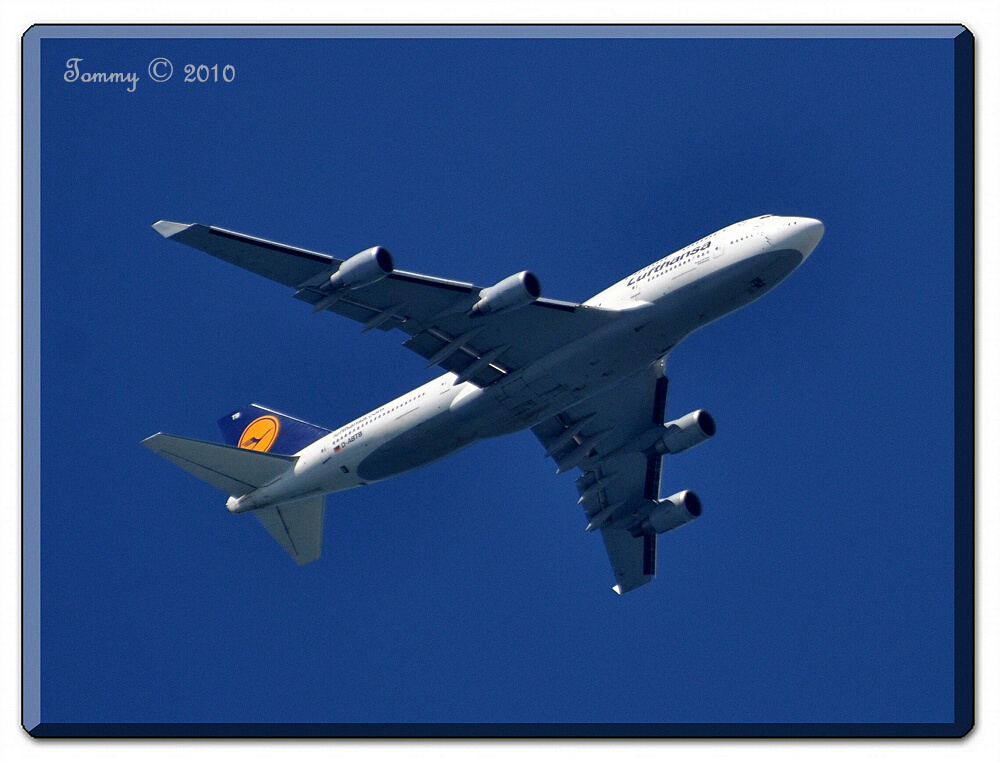 Lufthansa over Tel Aviv