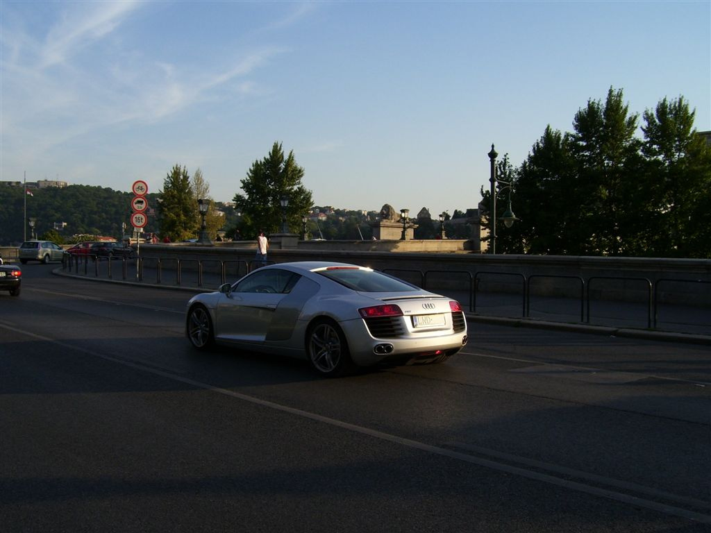 Audi R8