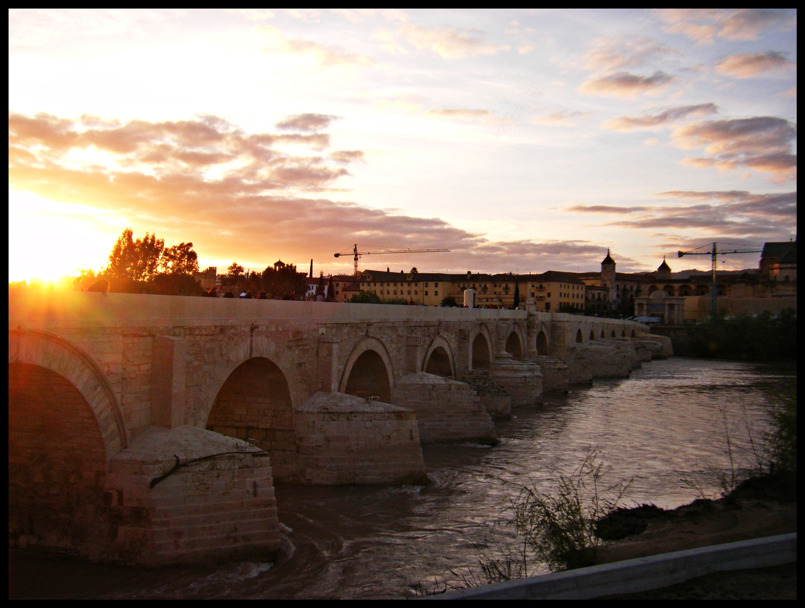 Puente Romano naplementében