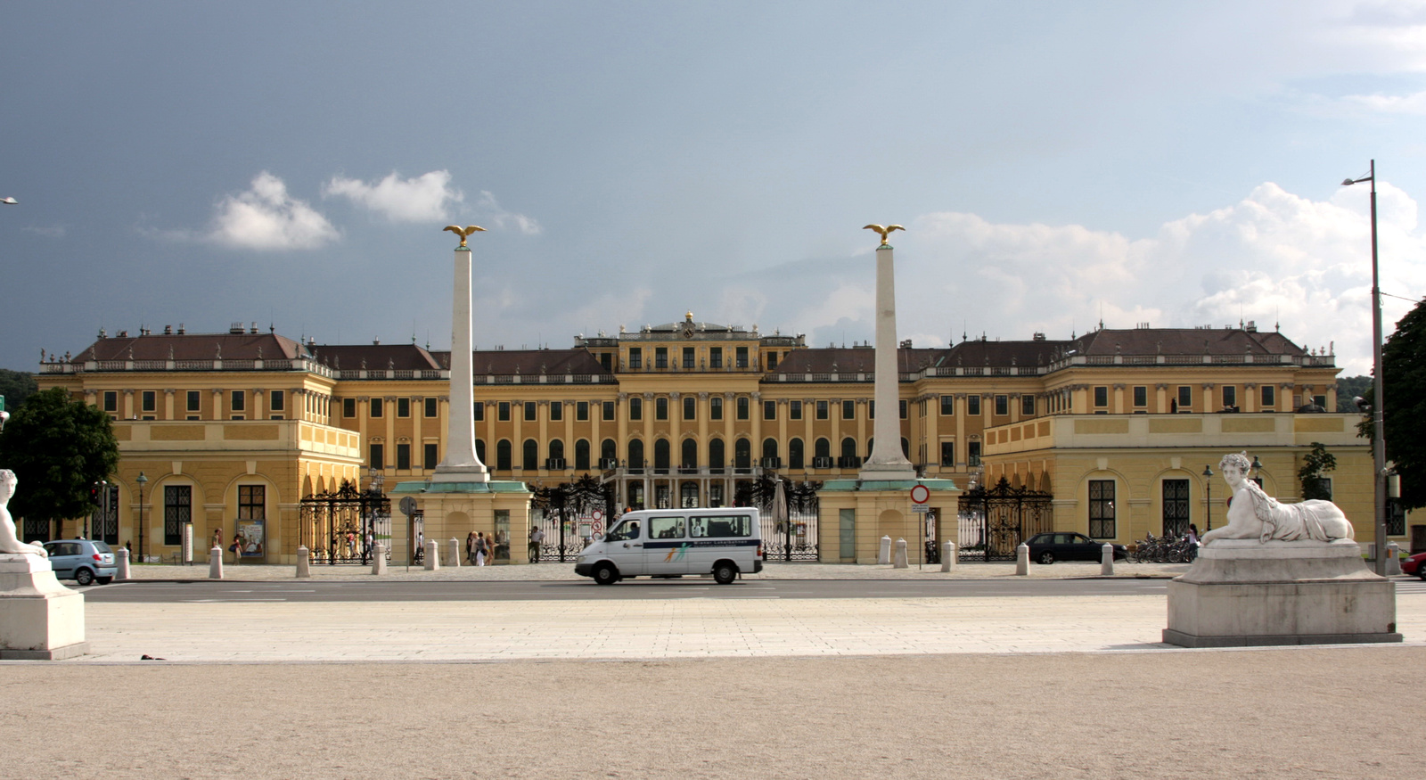 Schonbrunn 38