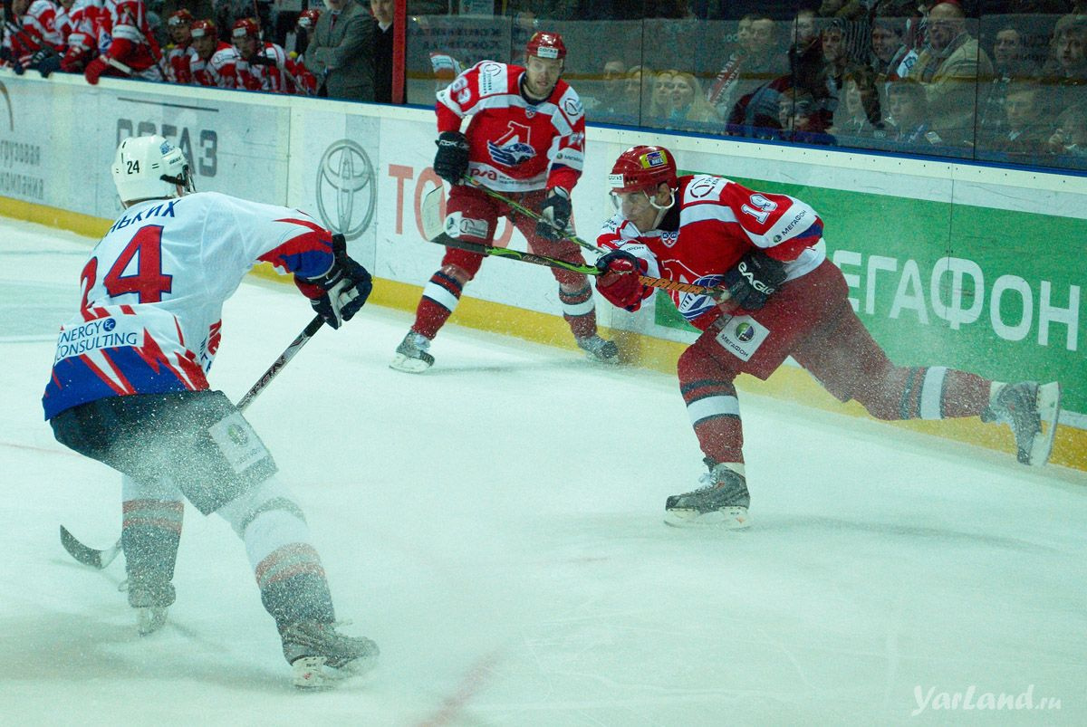 Lokomotiv Yaroslavl    Локомотив Яросла́вль