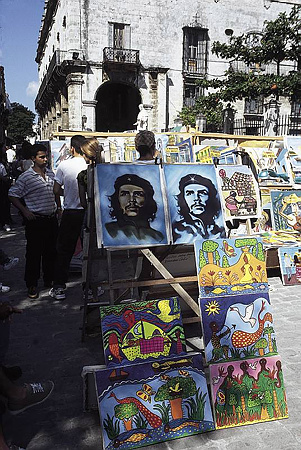 Revolutionary pictures on sale in Old Havana