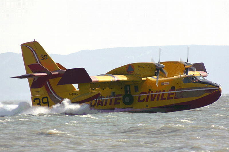 Canadair CL-415