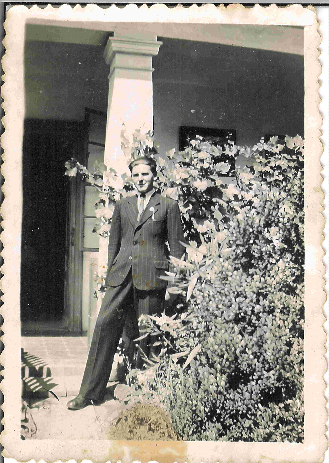 1946-0001-Papa a Jókai utcában