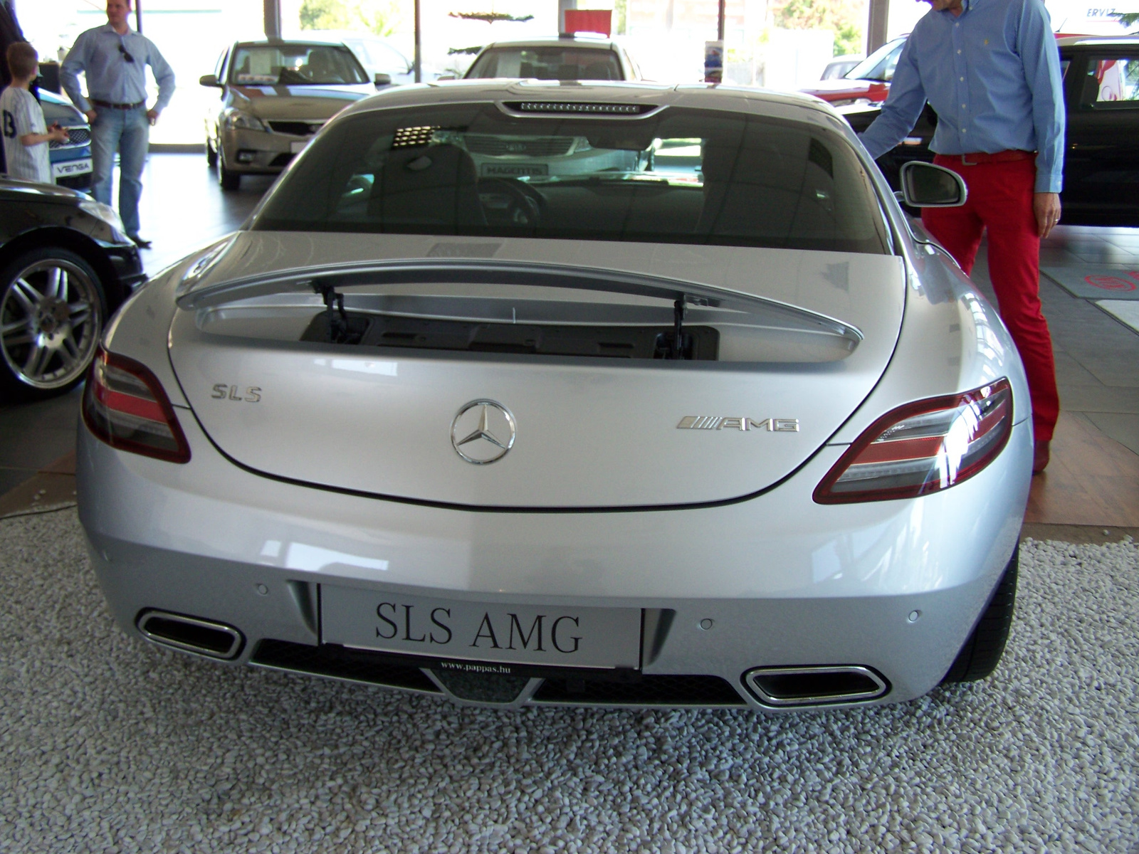 Mercedes SLS AMG far