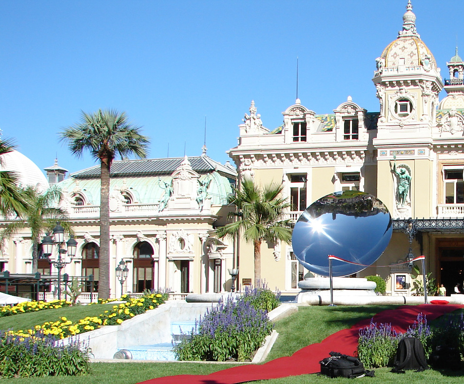 Water fall & mirror in the square in front of the Monte Carlo Ca