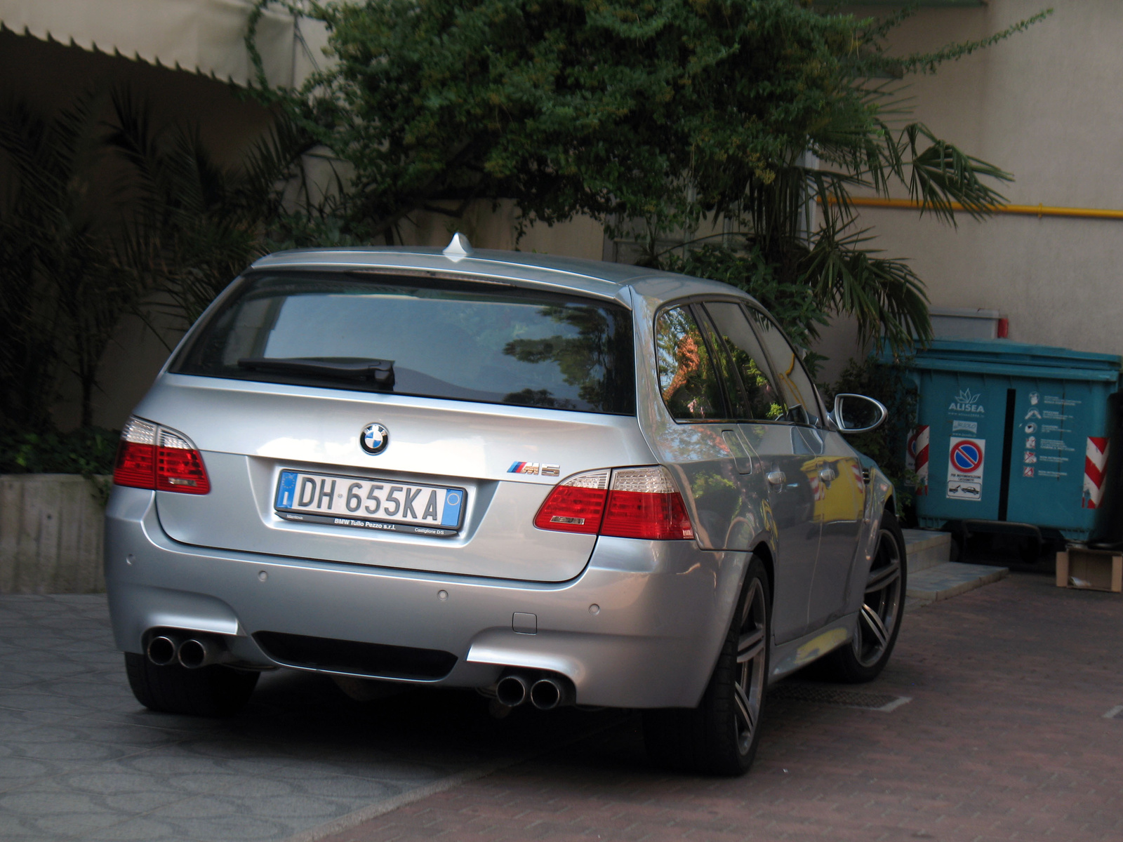 BMW E61 M5 (Touring)