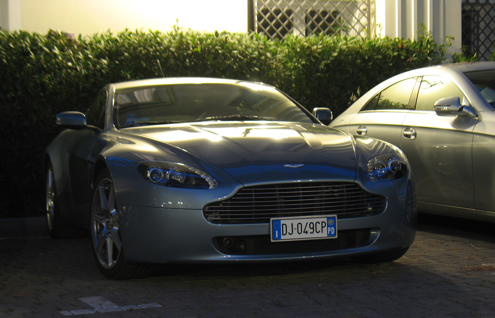 Aston Martin V8 Vantage