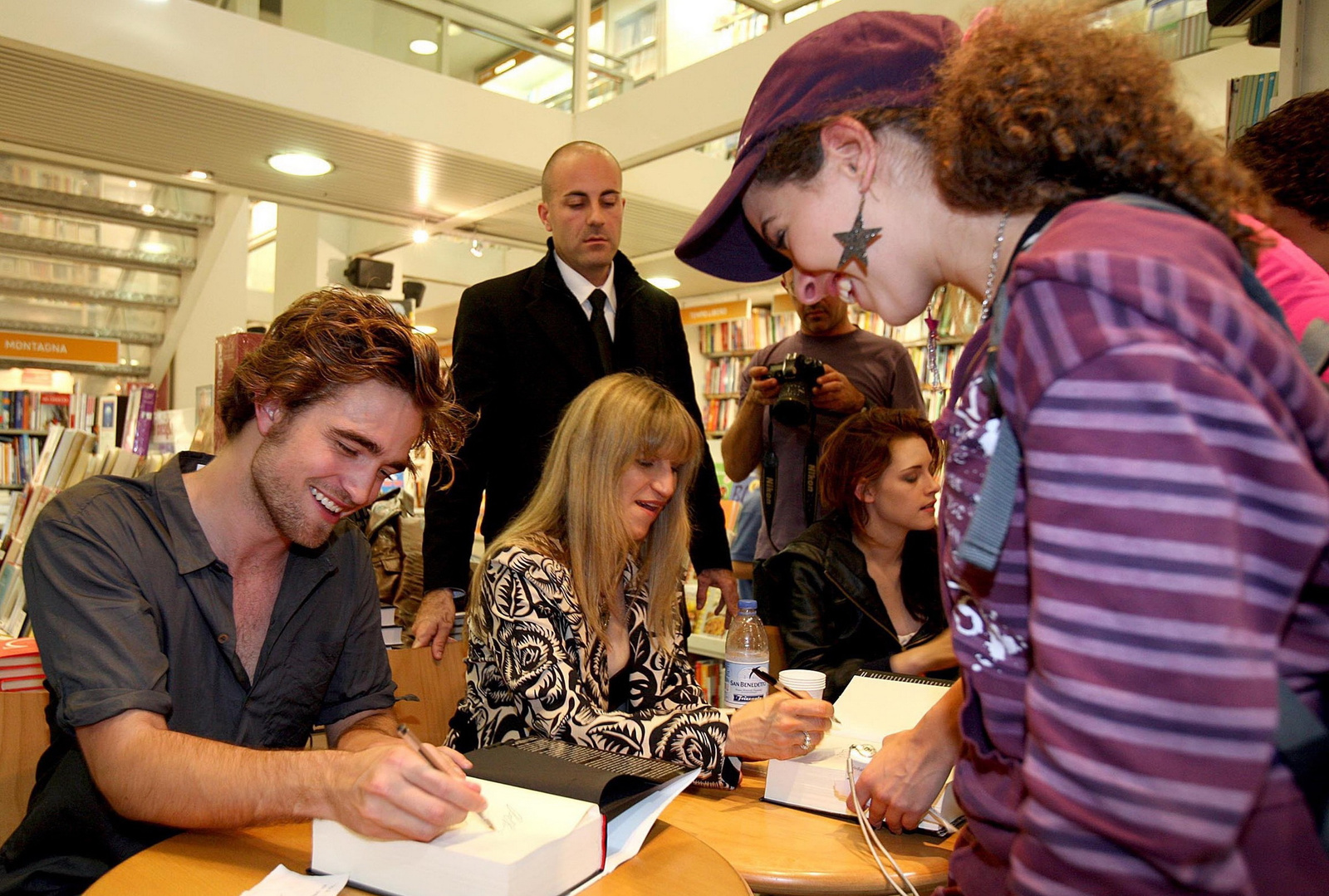 Breaking Dawn Bookstore (06)