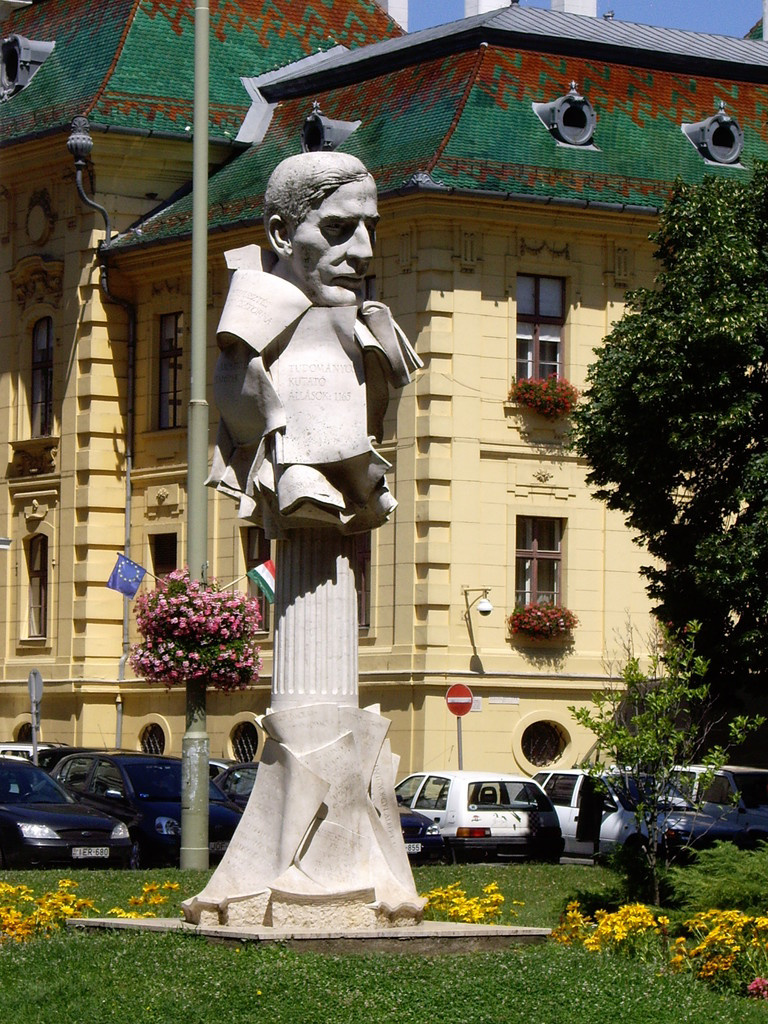 Klebesberg Kúnó szobra