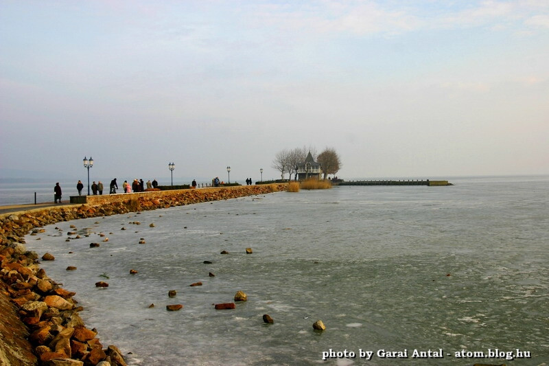 Befagyott Balaton - keszthelyi móló