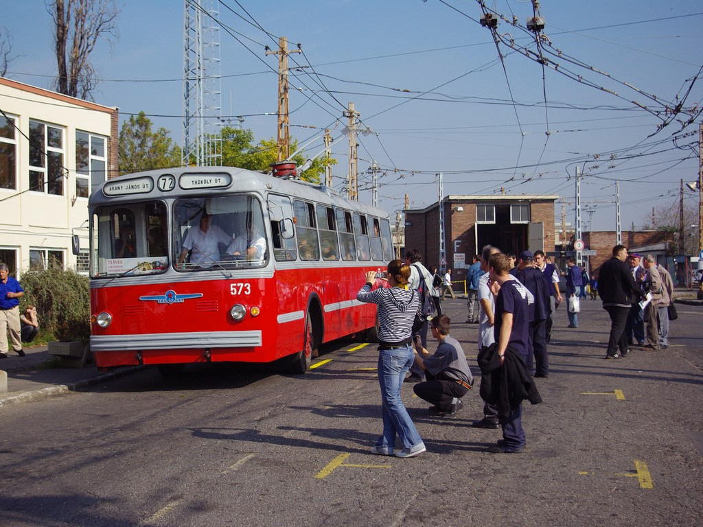 ZIU 5 a Pongrác úti troligarázsban 6 2008.10.11