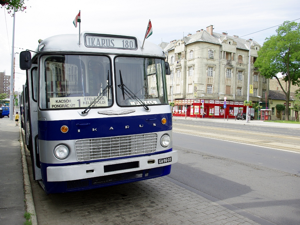 Ikarus 180 Újpest - Központban 08 2011.06.12