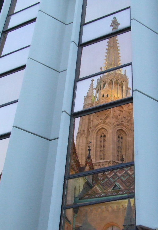 Mátyás templom a Hilton ablakában