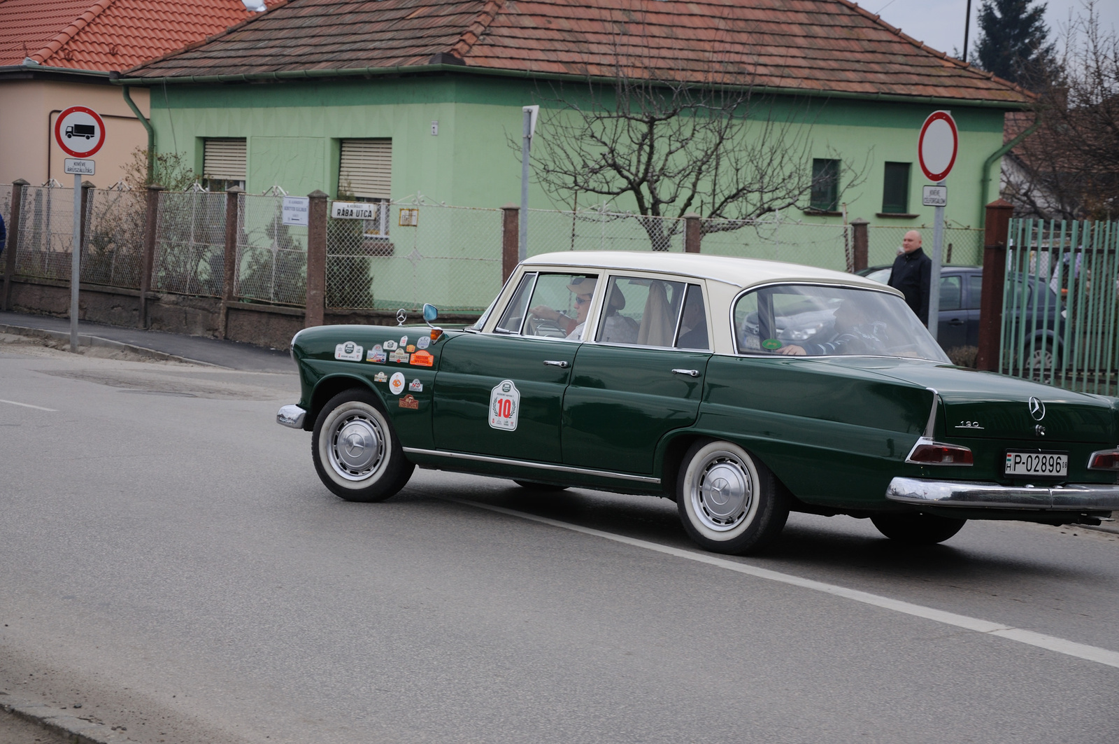 Mercedes-Benz 190