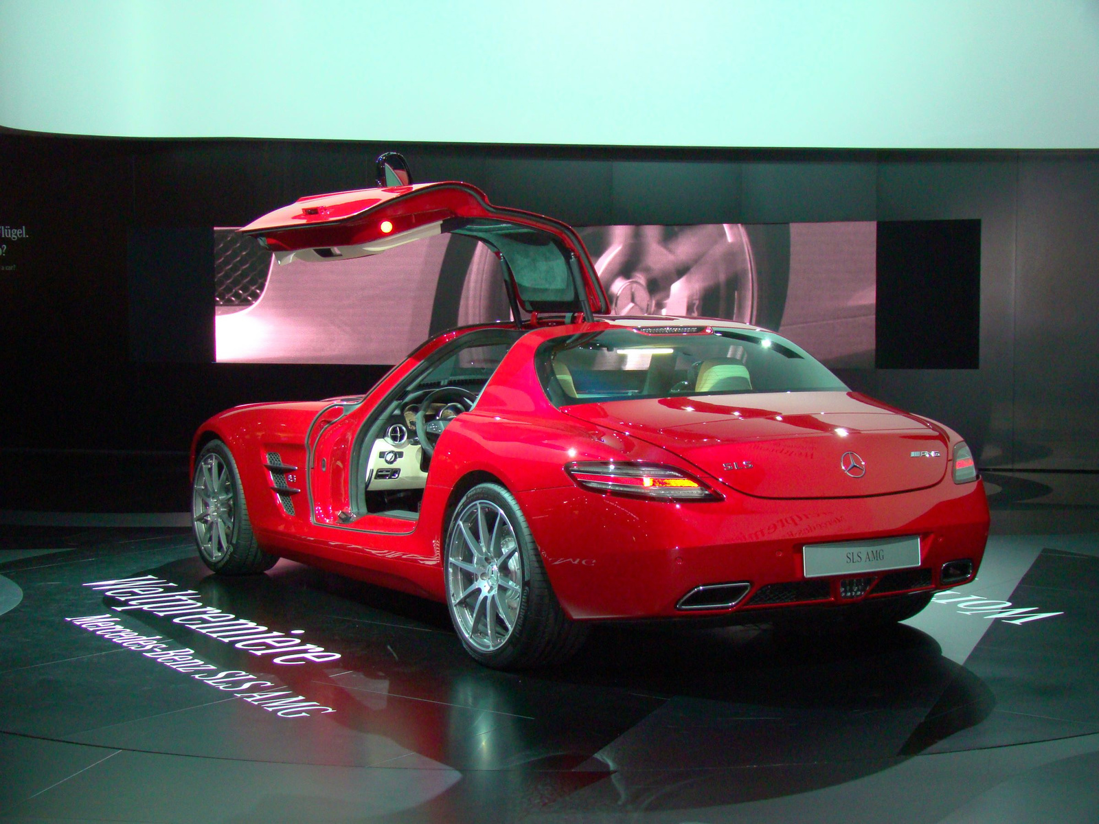 Mercedes-Benz SLS AMG (1)