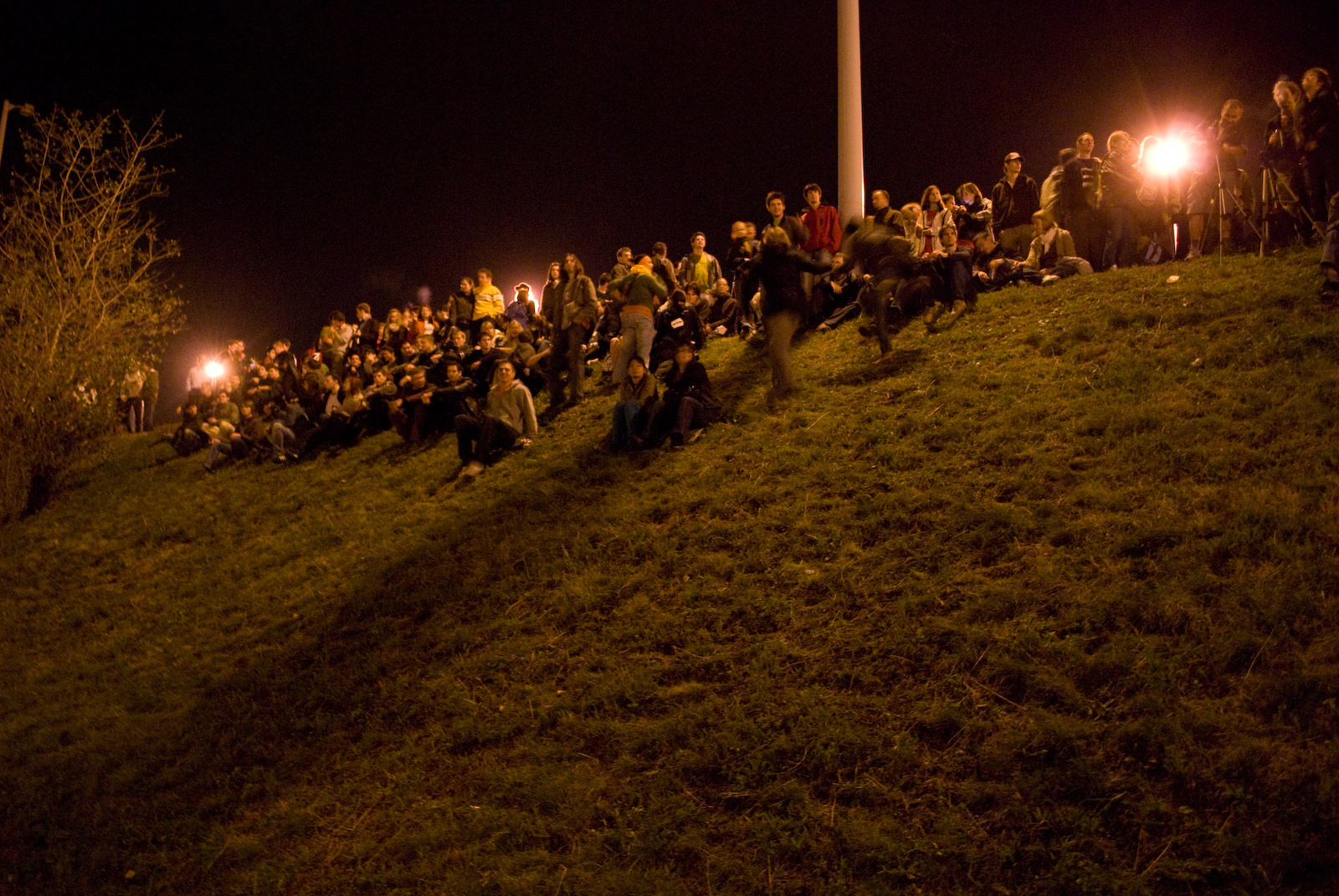 DSC 3357 Gyűlik a tömeg Gyűlik a tömeg