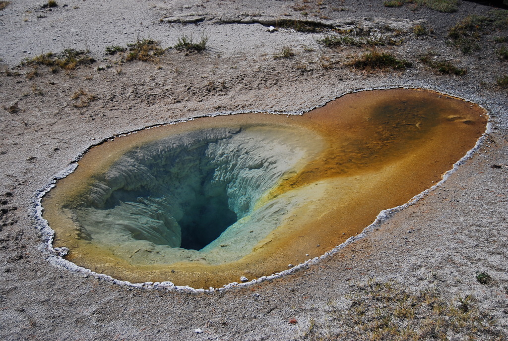 US 2010 Day08  084 Beauty Pool, Yellowstone NP, WY