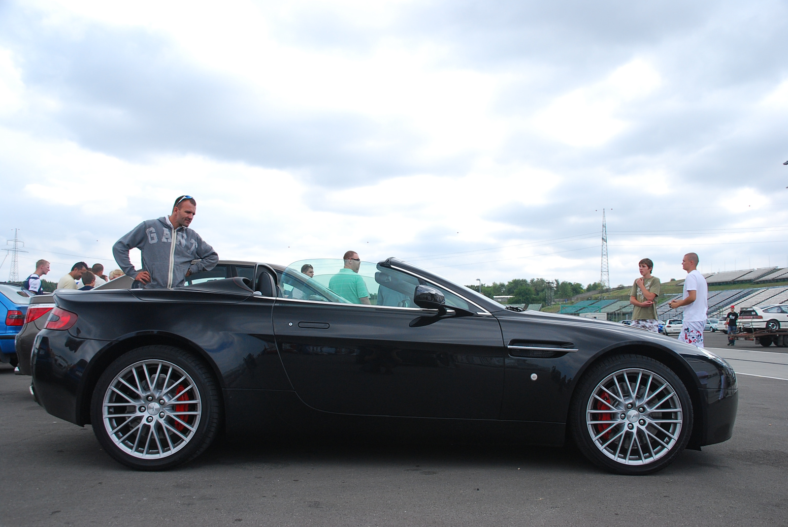 Aston Martin V8 Vantage Roadster