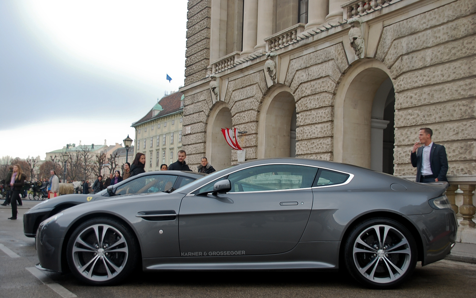 Aston Martin V12 Vantage