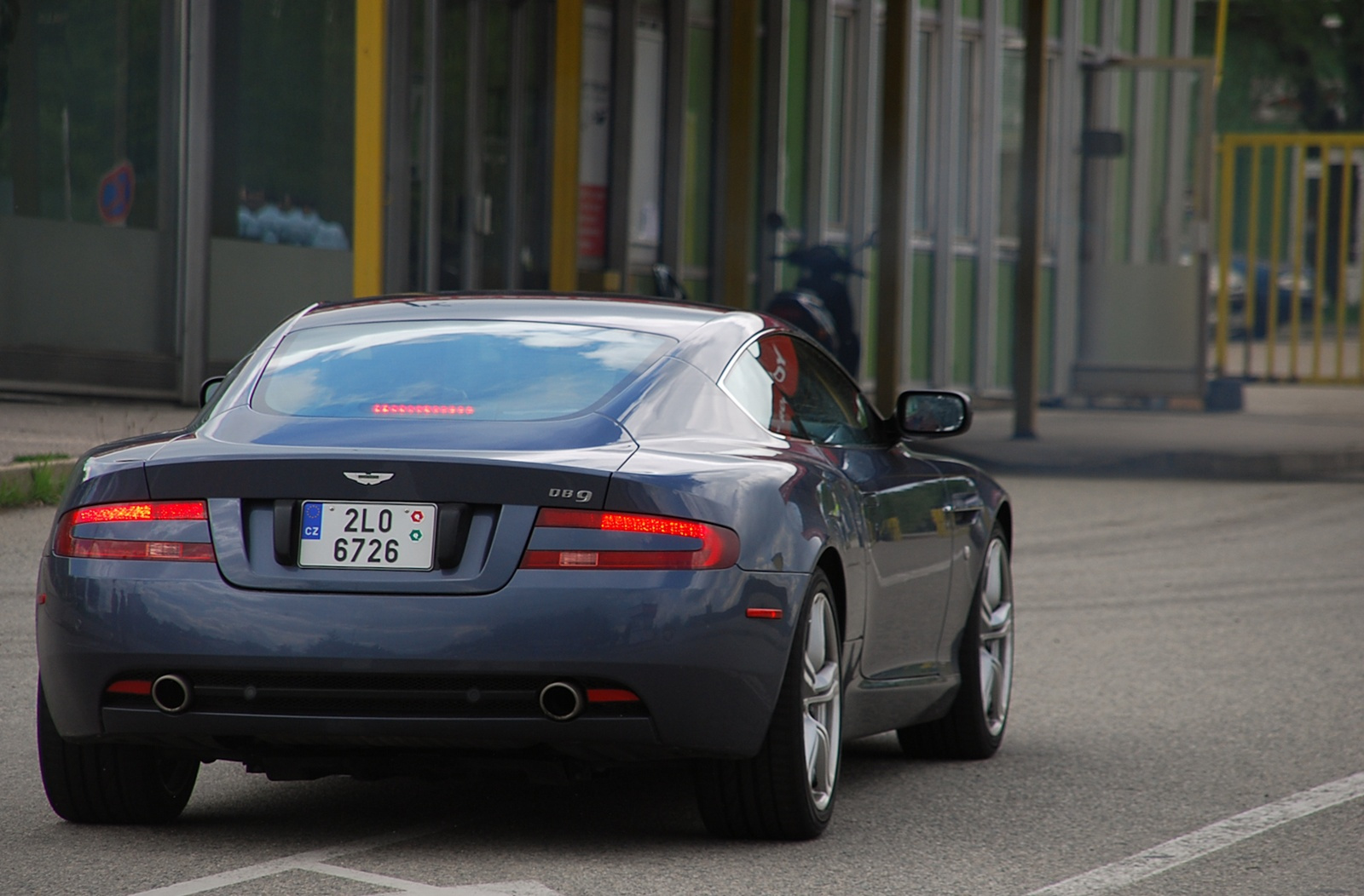 Aston Martin DB9