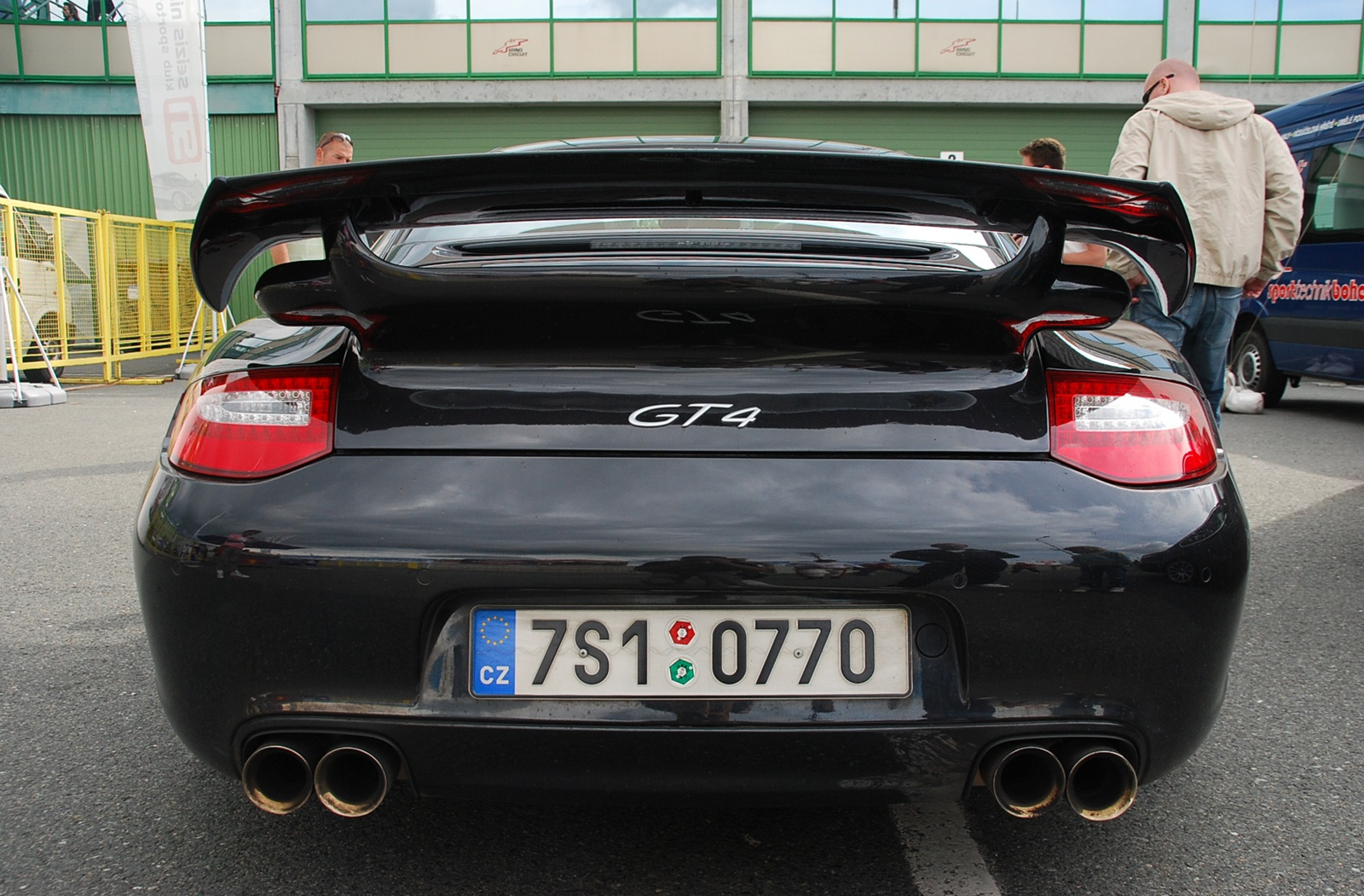 Porsche 911 "GT4"