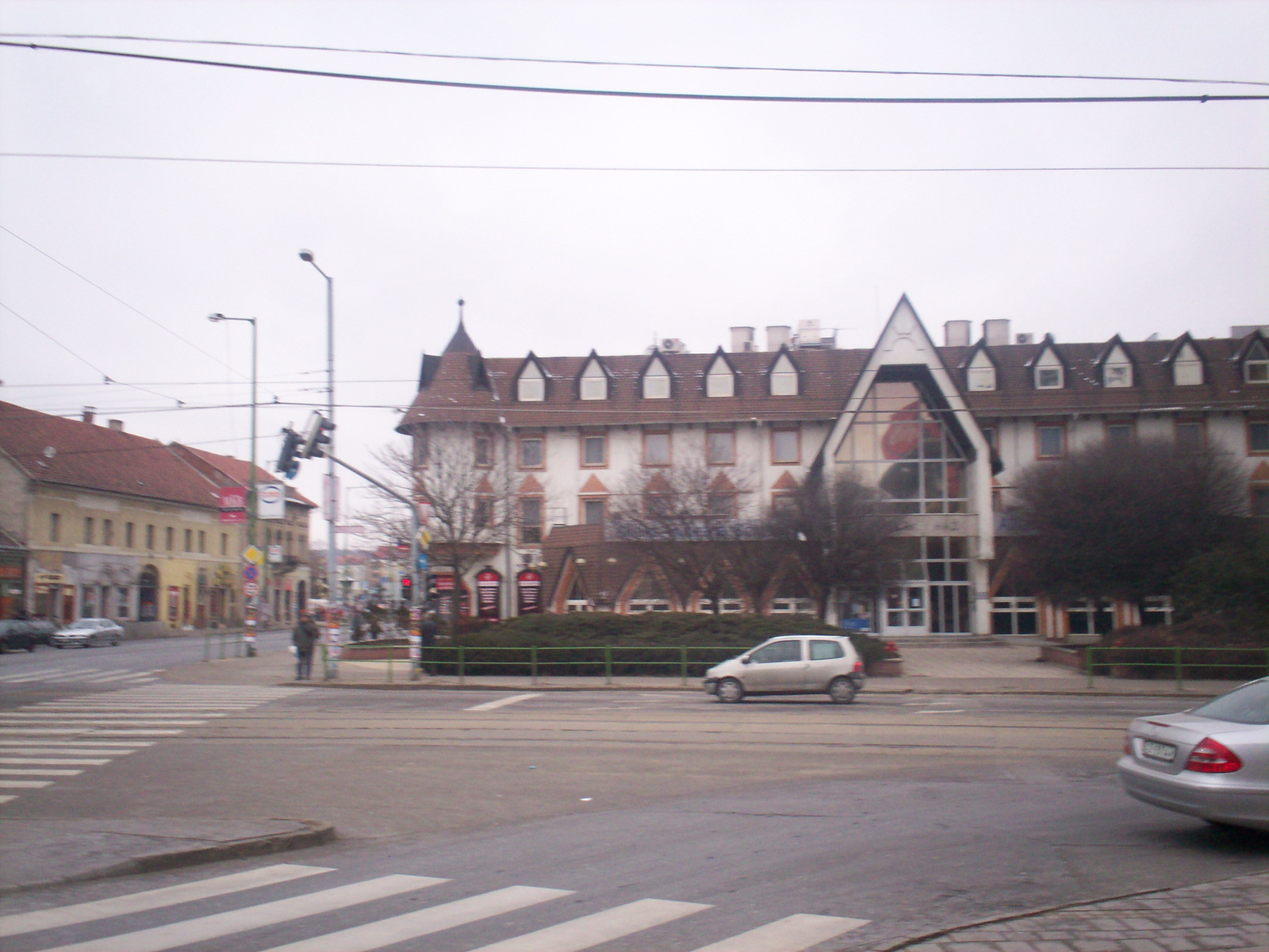 centrum-bajcszsilinszky keresztezodes